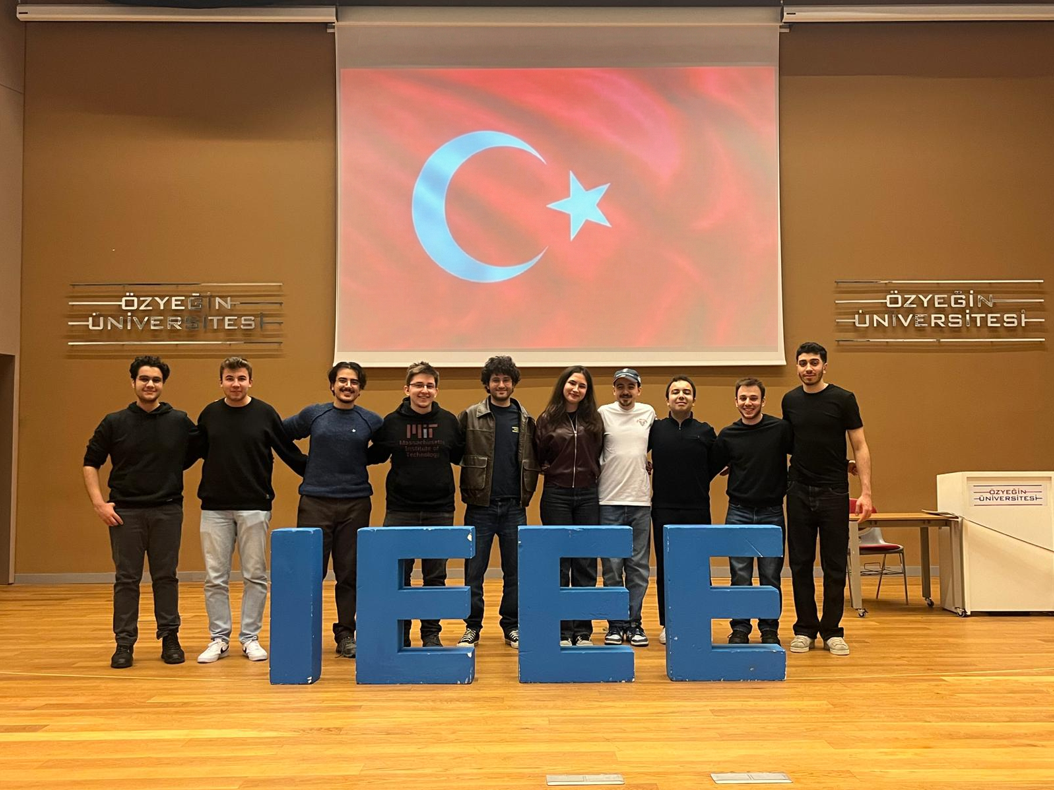 Özyeğin Üniversitesi IEEE RAS Ekip Fotoğrafı